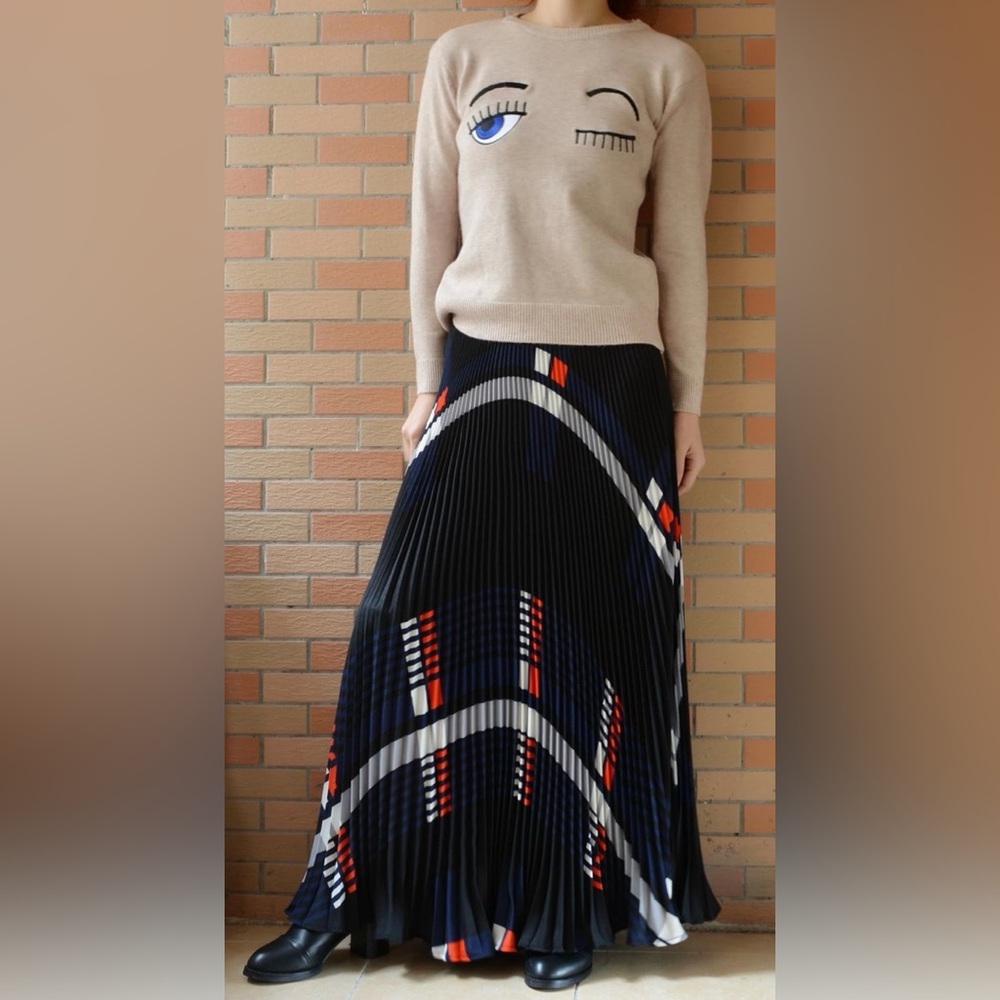 NWOT Navy Pleated Maxi Long Skirt with Geometric Plaid Print - size S